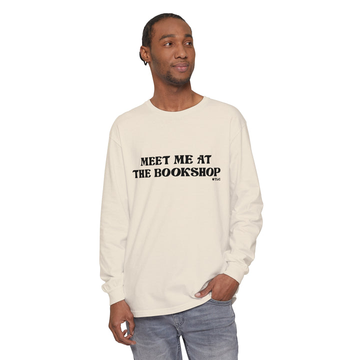 Meet me at the bookshop Long Sleeve T-Shirt